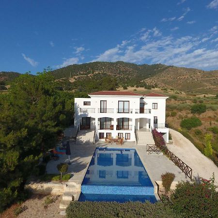 Martika Luxury Villa Agia Marina  Bagian luar foto