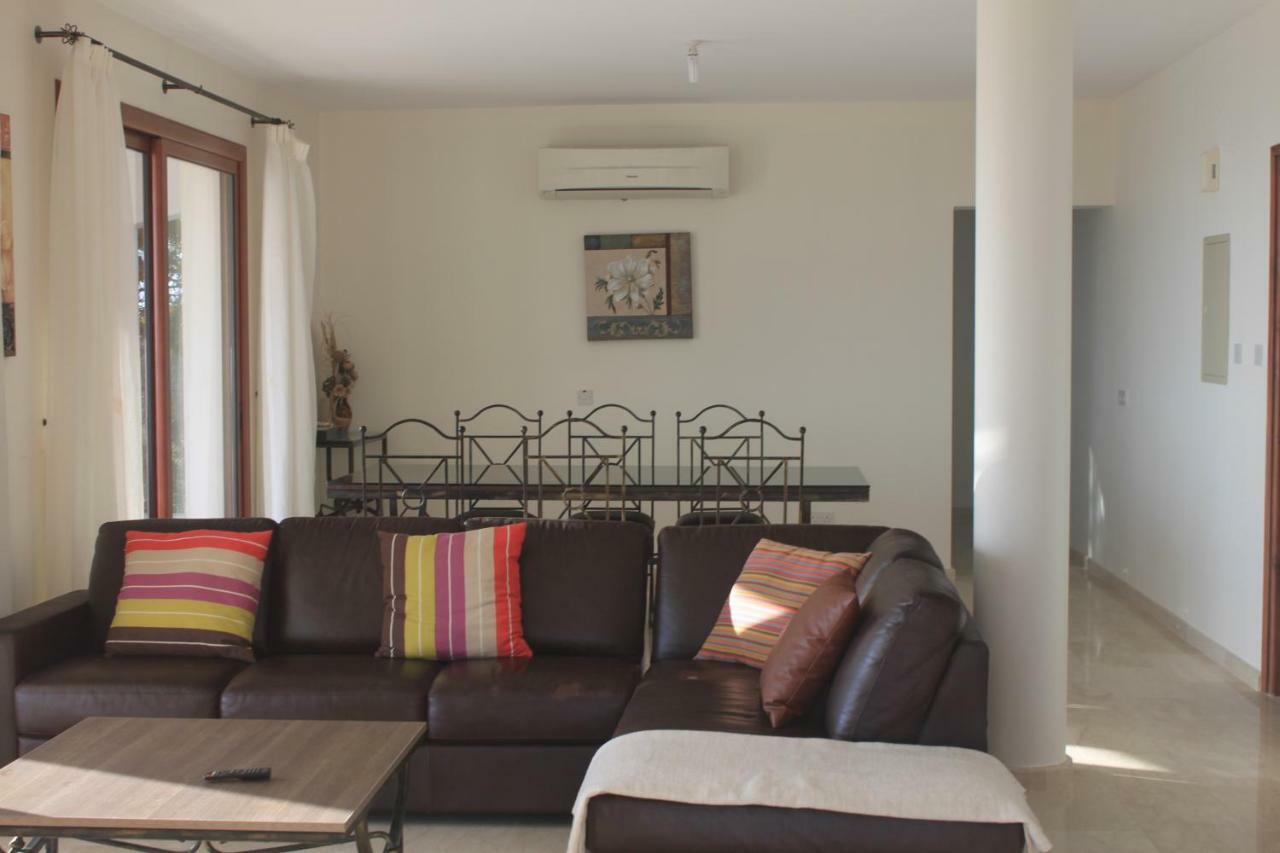 Martika Luxury Villa Agia Marina  Bagian luar foto