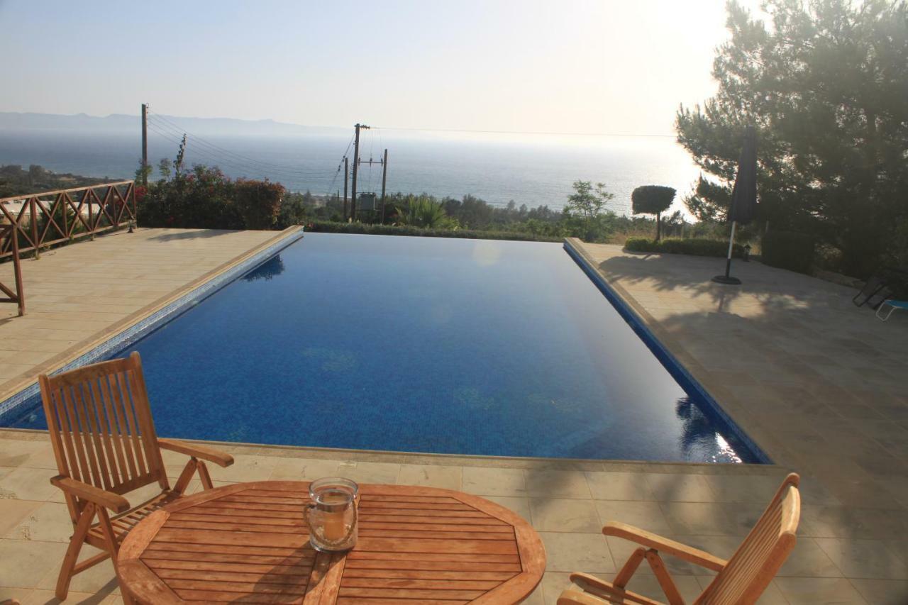 Martika Luxury Villa Agia Marina  Bagian luar foto