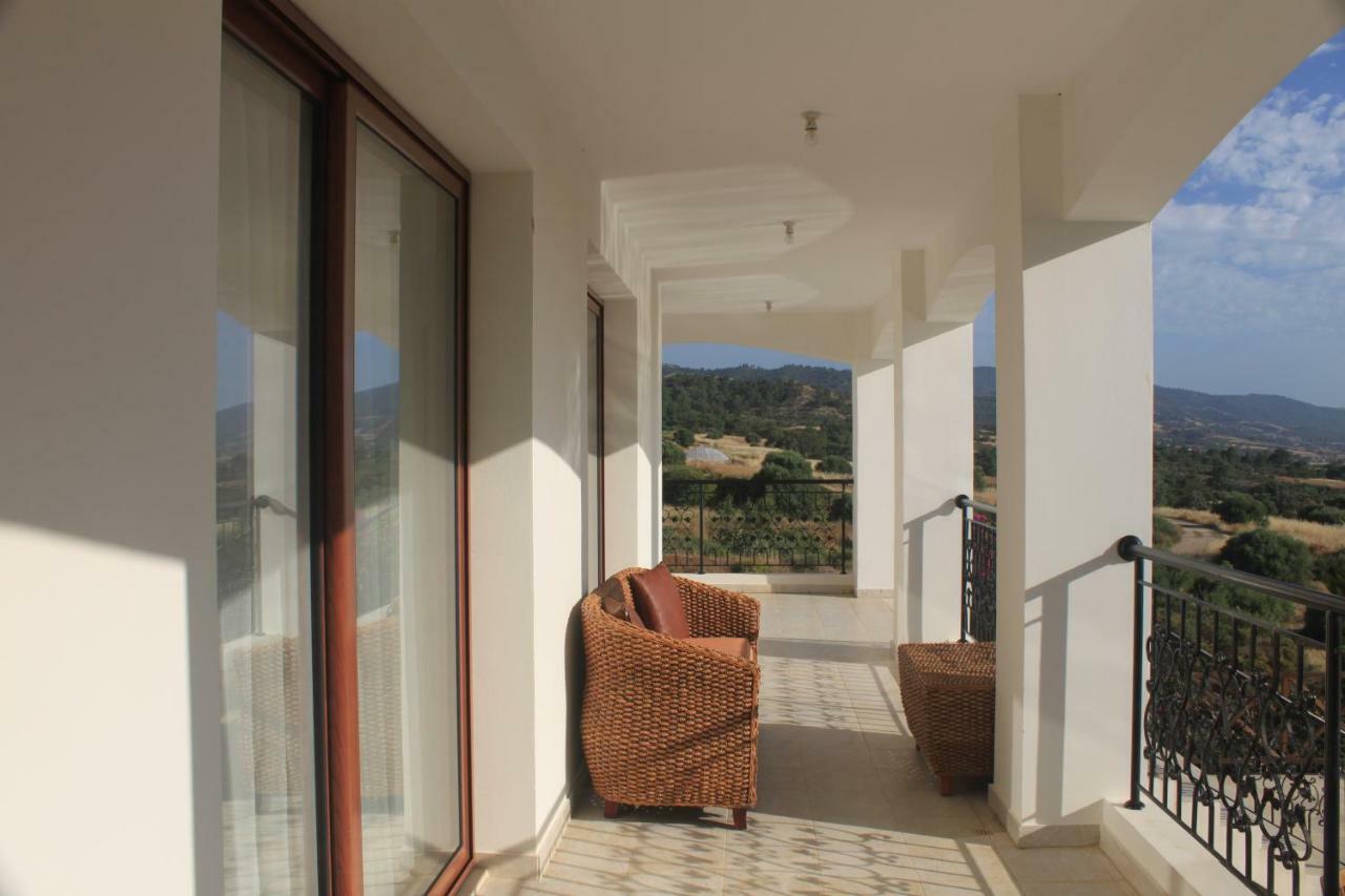 Martika Luxury Villa Agia Marina  Bagian luar foto