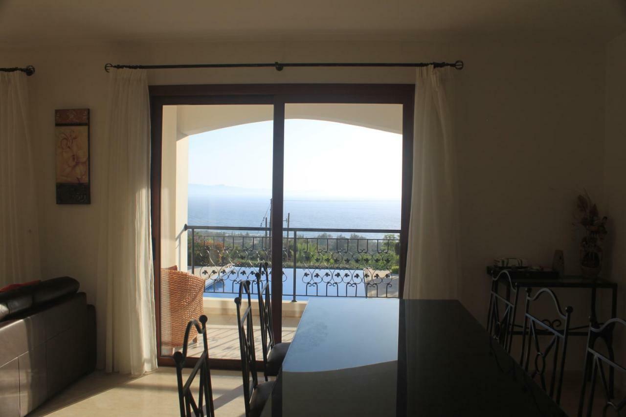Martika Luxury Villa Agia Marina  Bagian luar foto