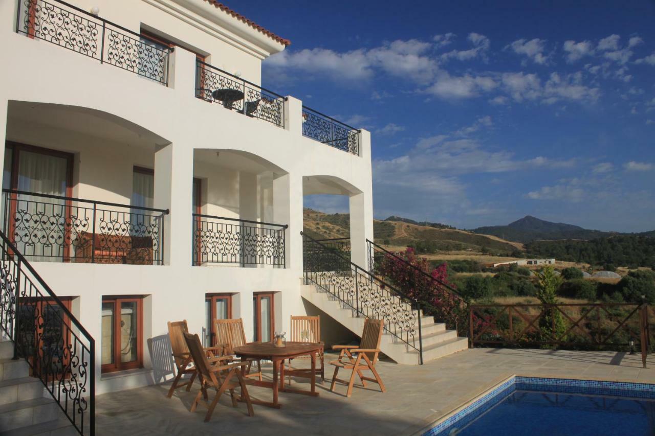 Martika Luxury Villa Agia Marina  Bagian luar foto