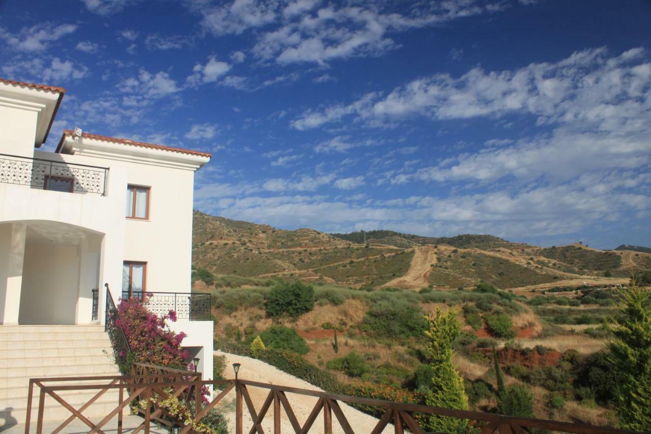 Martika Luxury Villa Agia Marina  Bagian luar foto