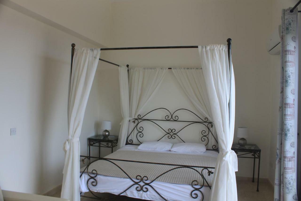 Martika Luxury Villa Agia Marina  Bagian luar foto