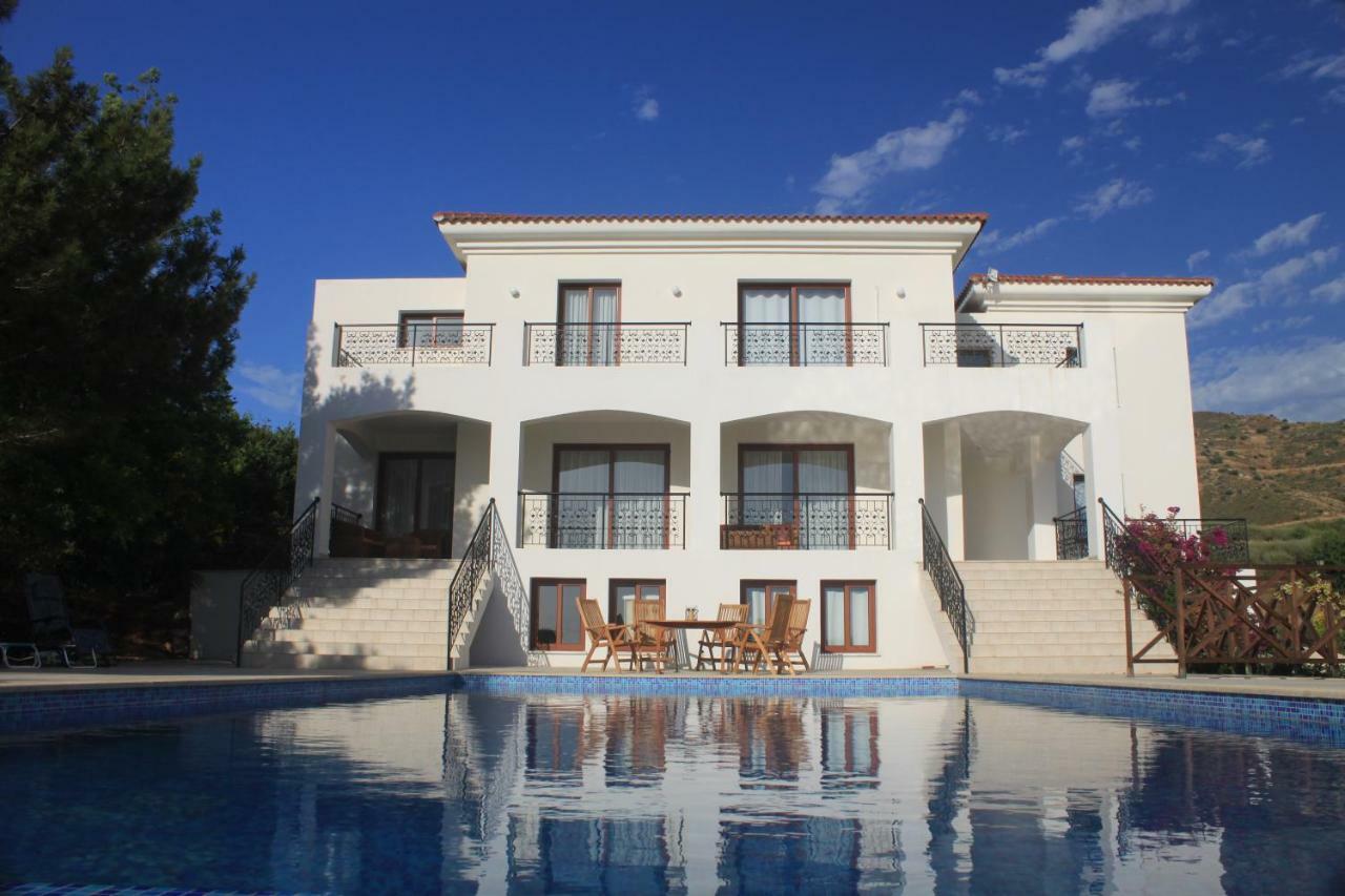 Martika Luxury Villa Agia Marina  Bagian luar foto